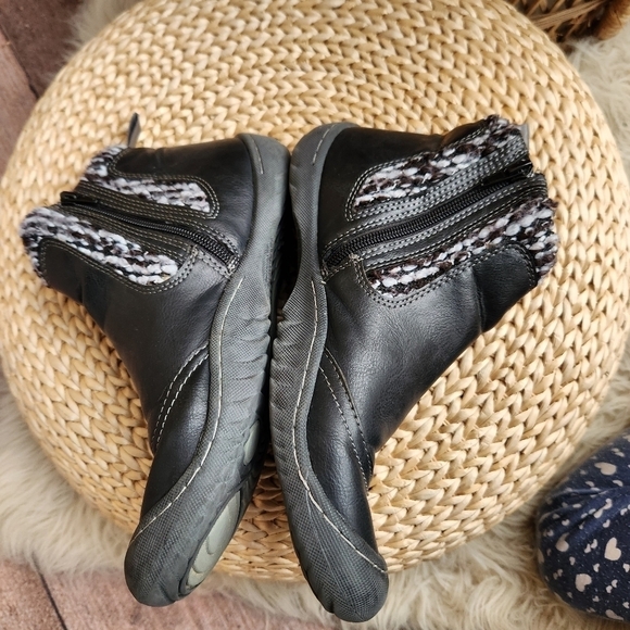 JSport Darcie Black Lined Ankle Sweater Boots - Picture 11 of 13